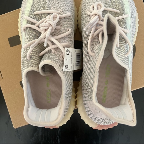 NIB ADIDAS Yeezy Boost 350 V2 Citrin